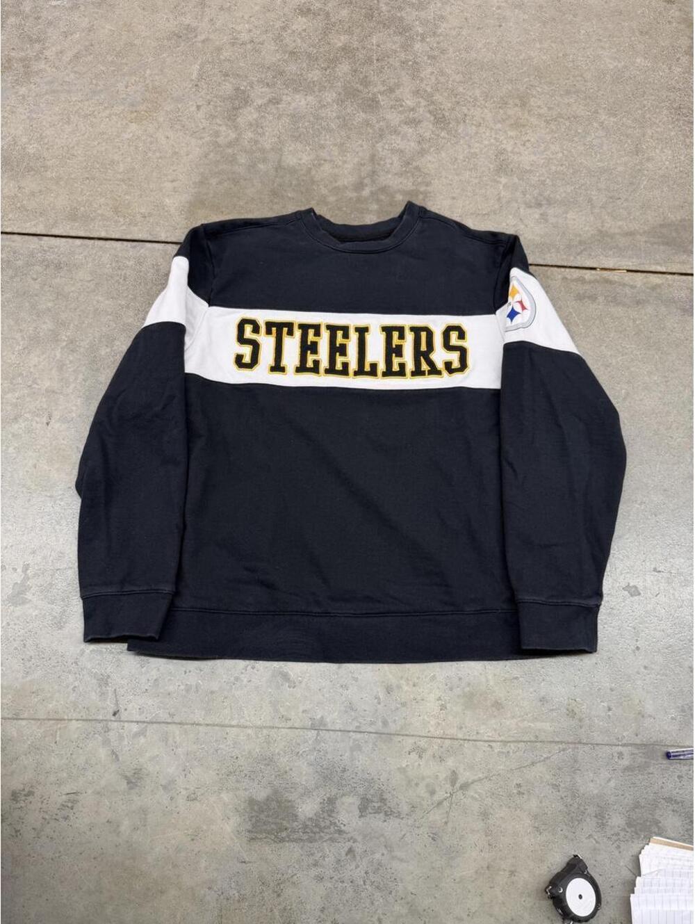 vintage pittsburgh steelers black and white spell out crewneck size medium